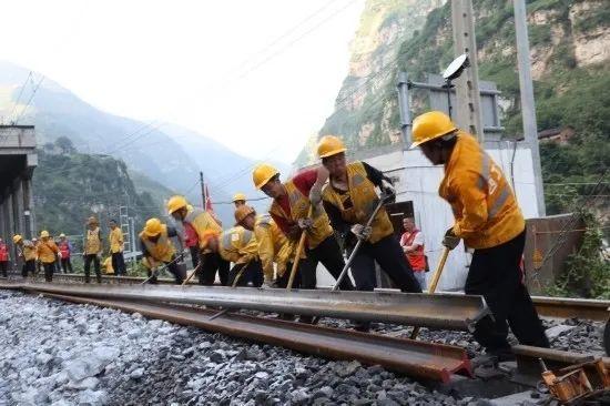 注意！成昆铁路岩崩段抢通，这些旅客列车仍停运