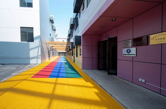 小球员训练营地，齐全的配套设施