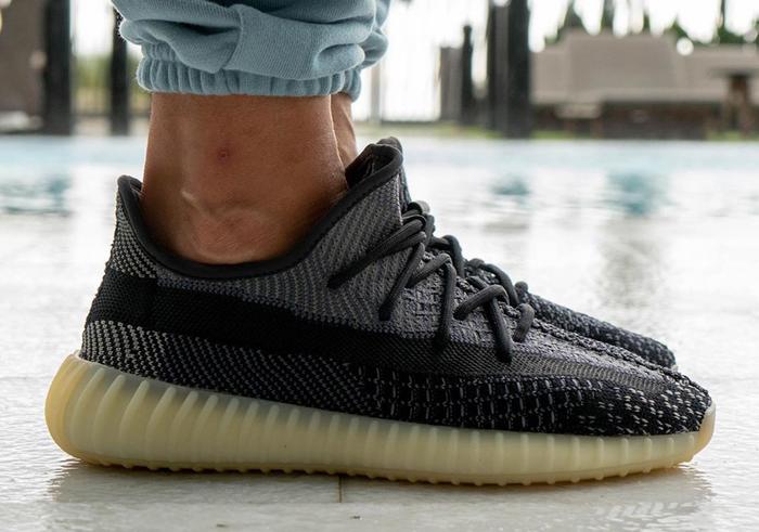 Yeezy 350 V2 这个新设计你喜欢吗？奥利奥配色下月发售