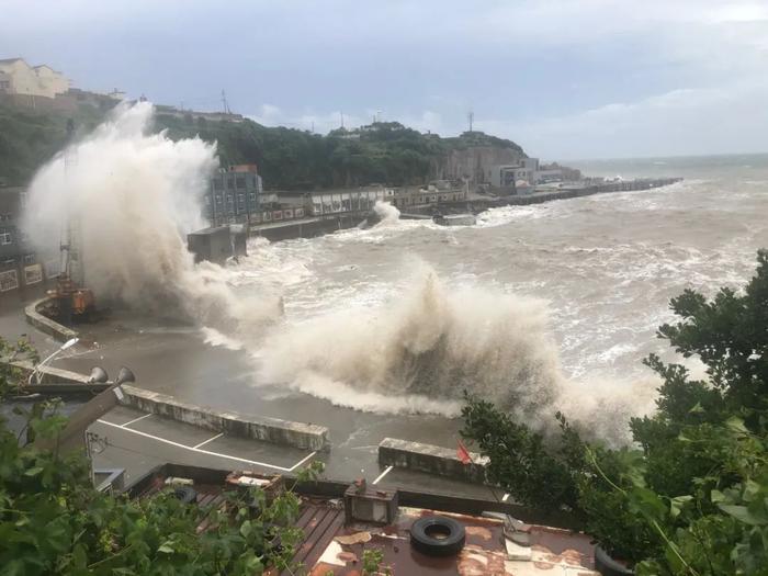 台风「黑格比」来袭，央企筑起铜墙铁壁！