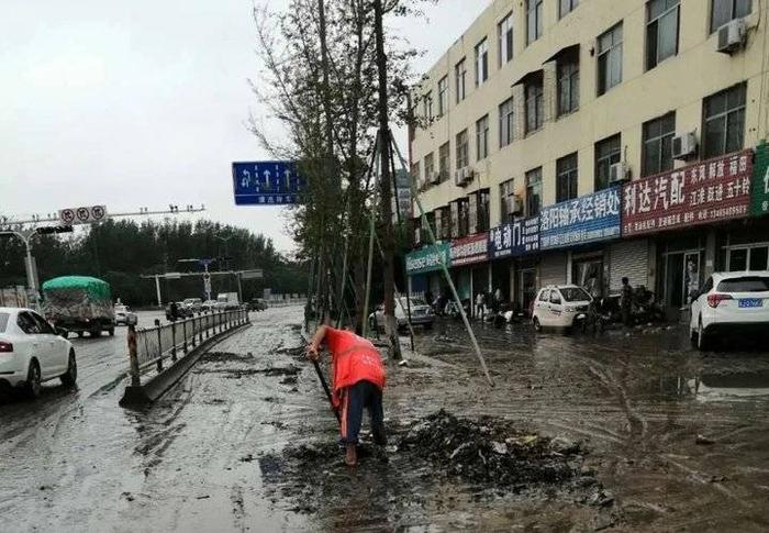 雨后清淤大行动，泰晟环境组织1900余环卫工人消除隐患保畅通