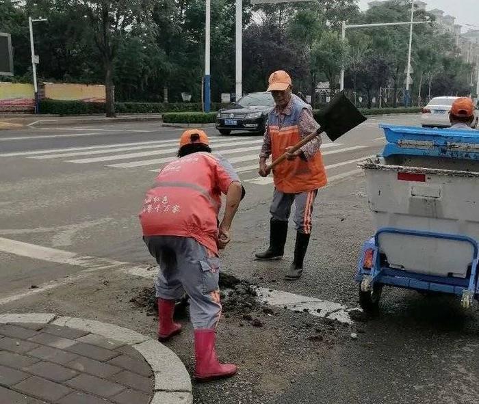 雨后清淤大行动，泰晟环境组织1900余环卫工人消除隐患保畅通