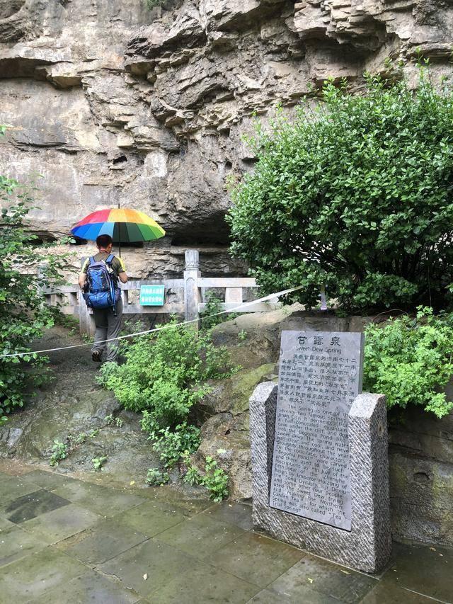 走上山一片清幽地，走下山满城烟火气，这是济南人都知道的佛慧山