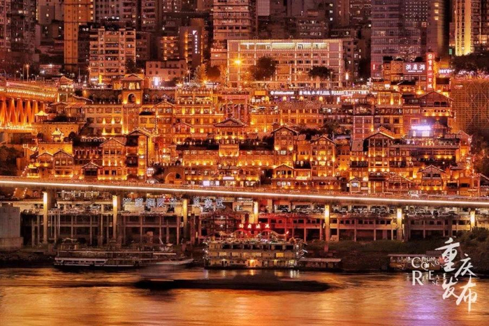 提档升级前的洪崖洞（资料图）。邹乐 摄