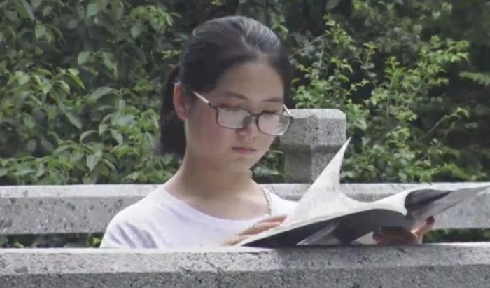 钟芳蓉    来源：视频截图