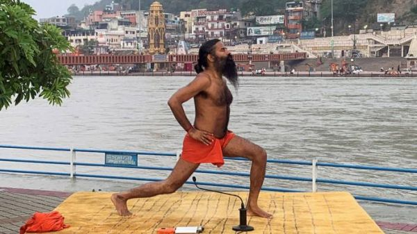 瑜伽推广者巴巴·拉姆德夫