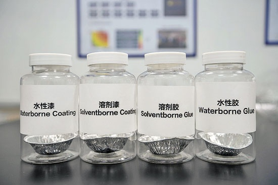 针对气味监控方面，一汽-大众首选水性漆、水性胶等低气味低散发的绿色环保材料