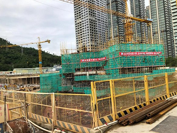 海德园西侧建筑已出地面 图片来源：界面楼谈