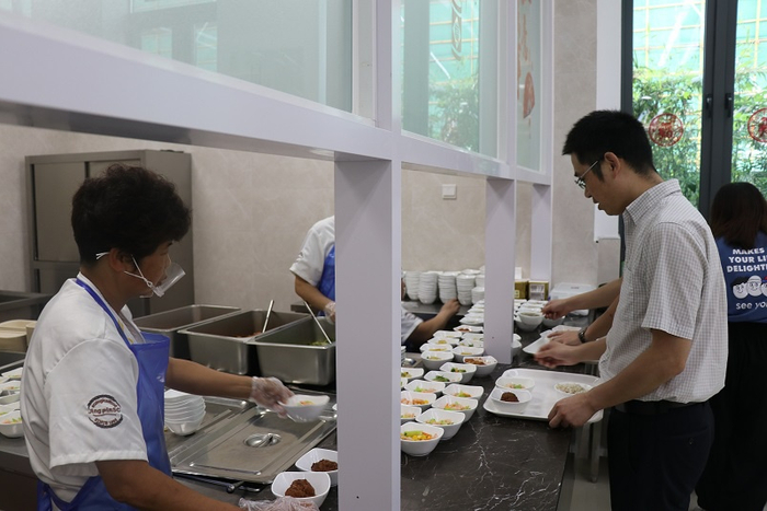 海门市交通产业集团食堂（海门融媒体中心记者丁威程 摄）