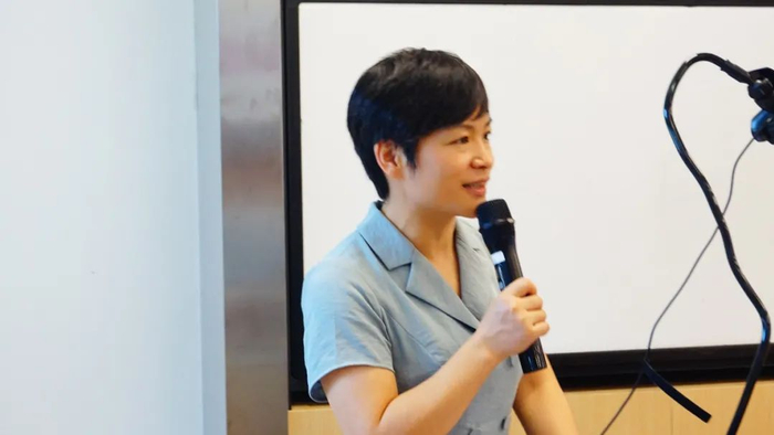 图为暨南大学国际商学院副院长姜丽群  