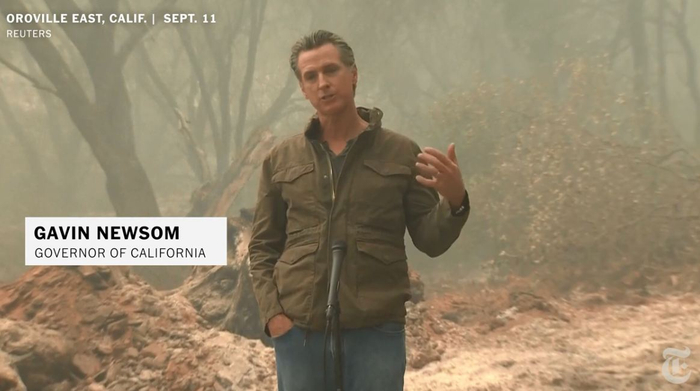 9月11日，纽森站在大火浓烟中讲话&nbsp; 视频截图