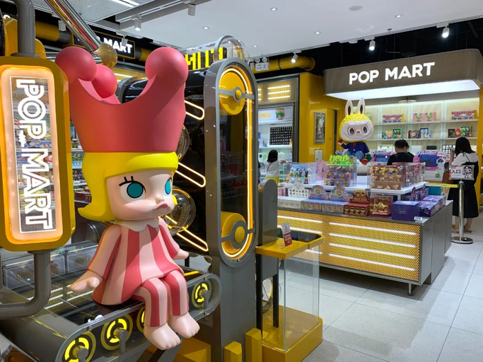 潮玩品牌泡泡玛特店内即景 微信公众号@经济日报 图