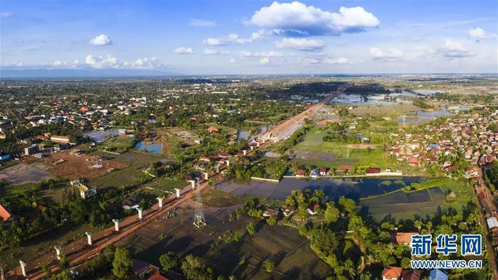 这是5月31日在老挝北部拍摄的中老铁路。（潘龙柱摄）