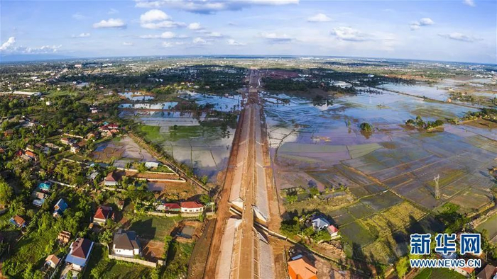 这是5月31日在老挝北部拍摄的中老铁路。（潘龙柱摄）