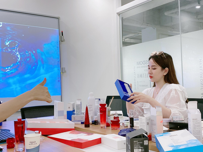 缇苏孵化红人谢婷婷