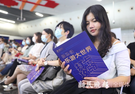 图说：“一站一剧院，一戏一生活”活动现场。 本报记者 周馨摄
