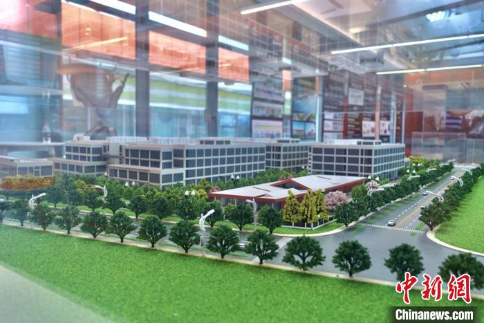 阿里巴巴浙江云计算仁和数据中心模型。　钱晨菲 摄