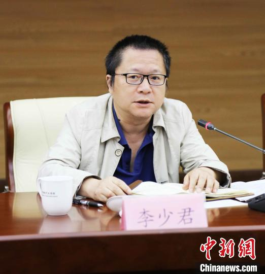 《诗刊》社主编、《中华辞赋》编委会主任李少君。　史家昌 摄