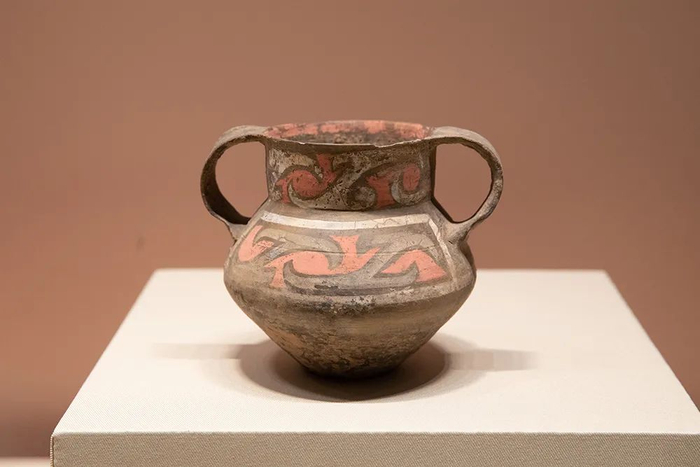 彩绘双耳罐陶寺遗址出土