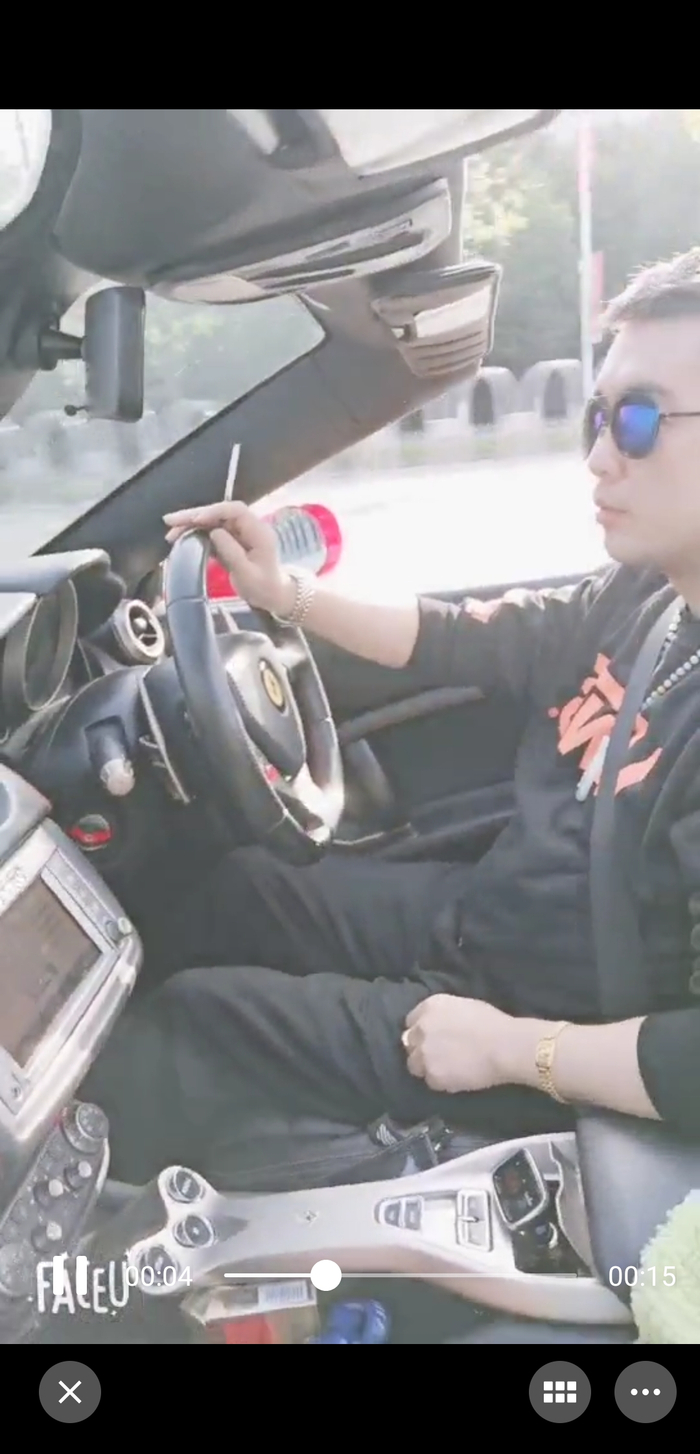  纽跃健身老板“王钟鑫”朋友圈截图&nbsp;&nbsp;本文图片均为受访者供图