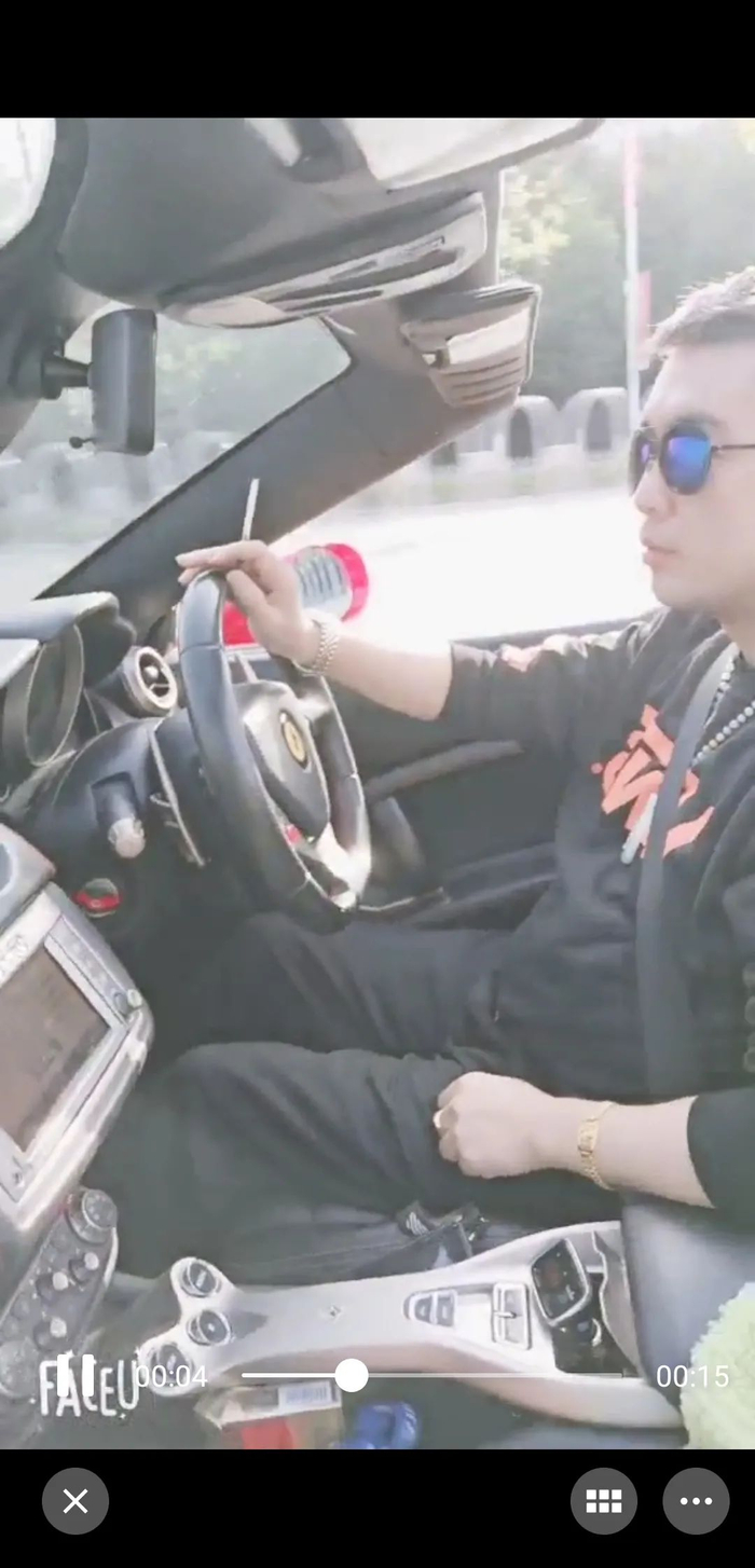 纽跃健身老板“王钟鑫”朋友圈截图  本文图片均为受访者供图