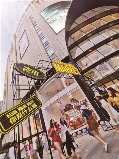  汽车后备箱集市，集齐全城“大咖”