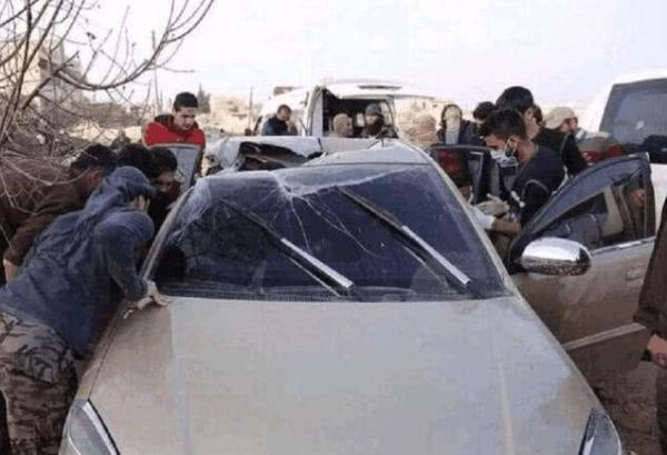 资料图片：疑似被“R9X”导弹命中的轿车，整体完好，只有车顶被击穿，只杀伤内部乘员。（图片来源于网络）