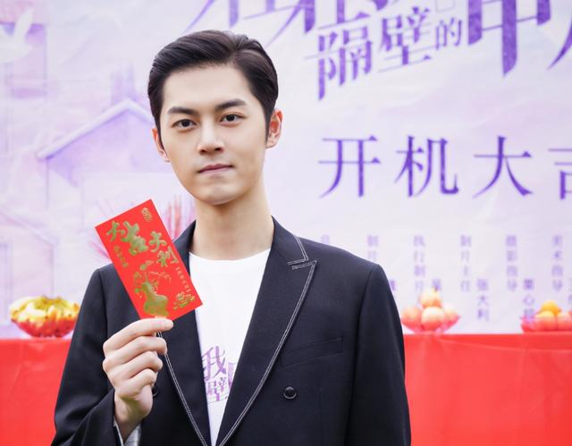 谢彬彬上演甜宠剧，合作高颜值王子璇，两人合照非常养眼
