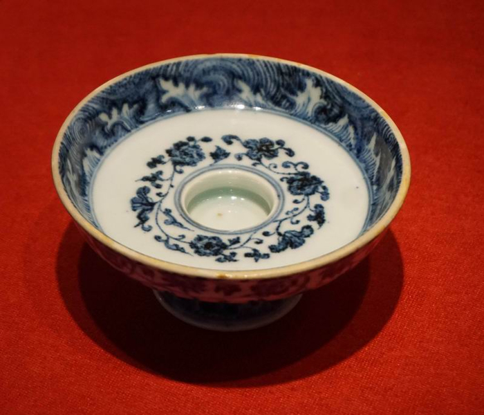 青花海水缠枝花纹高足盘（残）