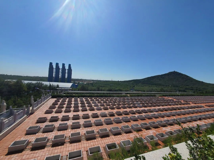 △违规建设的万寿园墓地