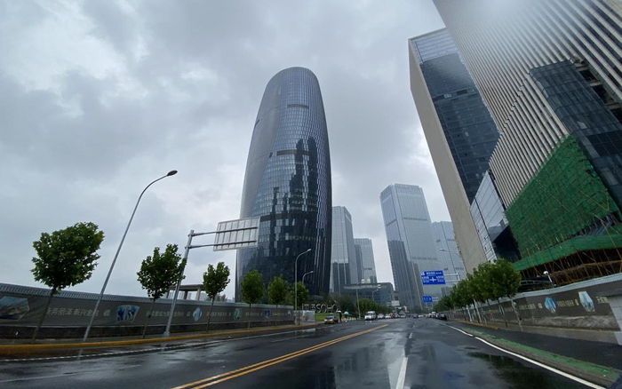 丽泽SOHO外，正在建设中的丽泽金融商务区。丰台区委宣传部供图