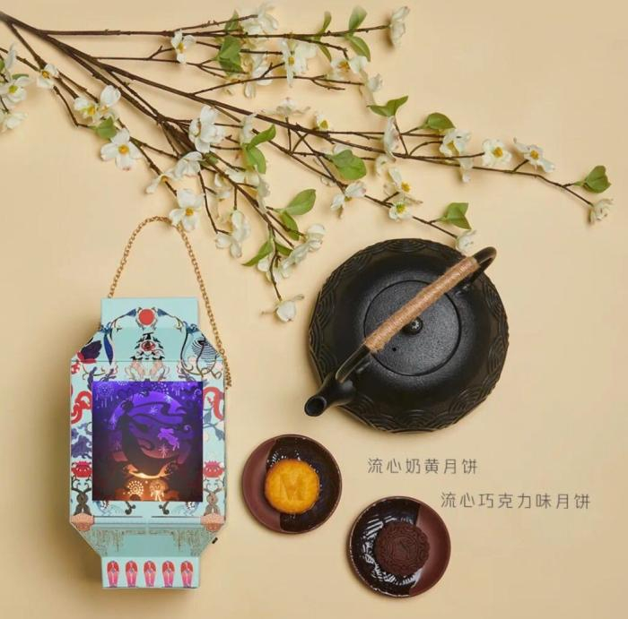 做成灯笼样式的月饼礼盒。 图片来源：Lady M内地官方微信公众号