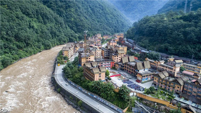 独龙江小学开学（2019年9月1日摄，无人机照片） 。新华社记者 江文耀 摄