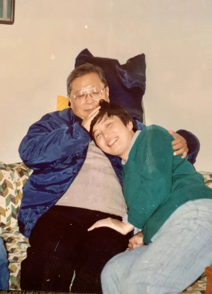 ▲曹禺与万方。受访者供图