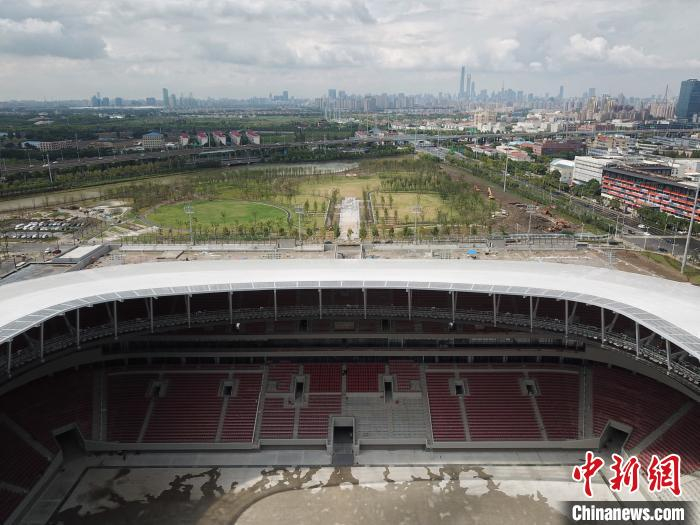 浦东足球场将于10月31日迎来S10总决赛。　张亨伟 摄