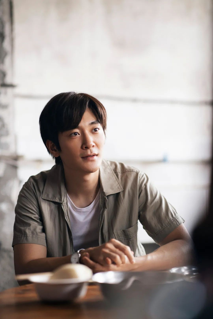 ▲陆思宇为饰演侯贵平减重15斤。