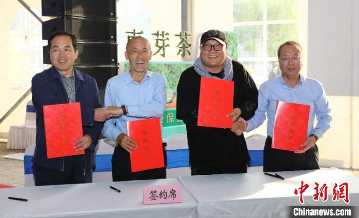 临县官方加大招商引资力度，着力引进新产业、新项目。　李小刚 摄