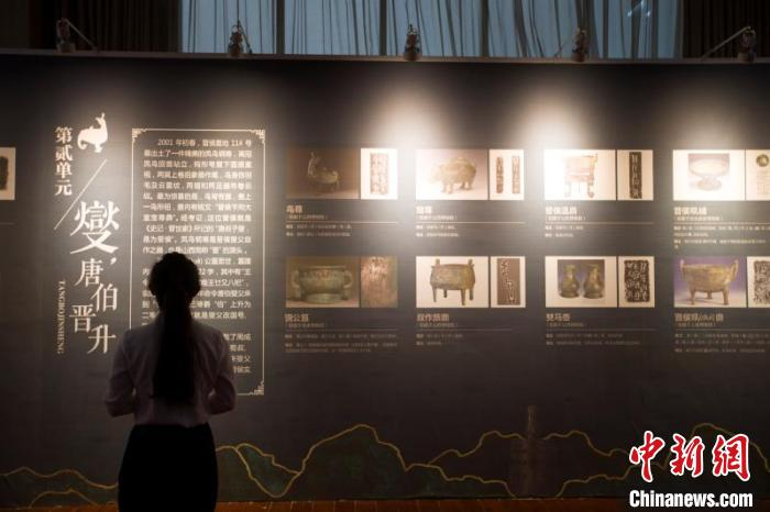 在2020年黄河金三角国际果蔬博览会举办期间，由晋国博物馆、中国文字博物馆和西安碑林博物馆三馆联合主办的“字里行间五千年”主题展览在山西省临汾市曲沃县展出。　张云 摄