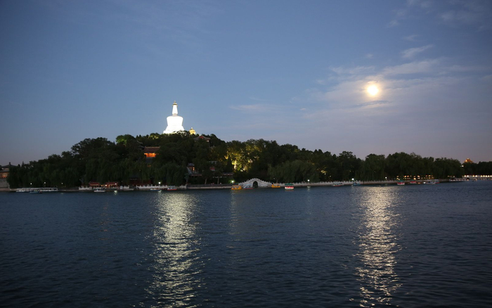 北海揽月。北京市公园管理中心供图