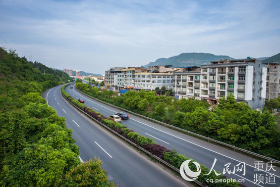 万开高速路赵家段。 叶娟摄