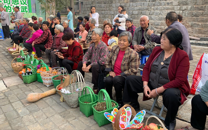 大南坡村民的农产品有了出路。新京报记者 耿子叶 摄