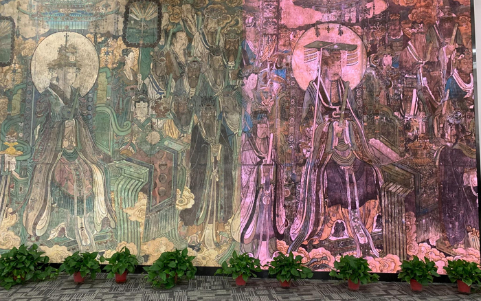 云冈石窟展示的山西永乐宫壁画原真打印复制和数字壁画。新京报记者 倪伟 摄