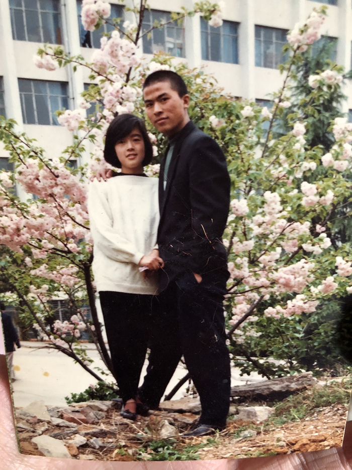 大学时代的李玉前和谢初明 &nbsp;澎湃新闻记者 卫佳铭&nbsp; 翻拍