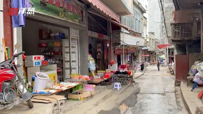 当年父亲向文志倒下的地方盖起楼房。新京报记者沈彤摄