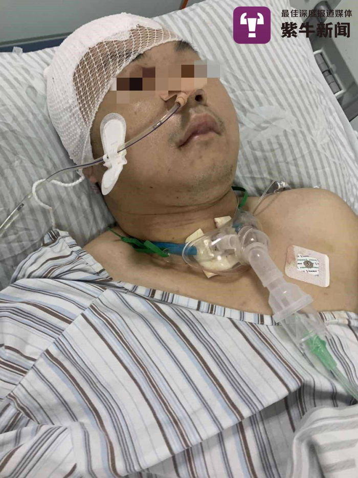 振峰躺在医院救治