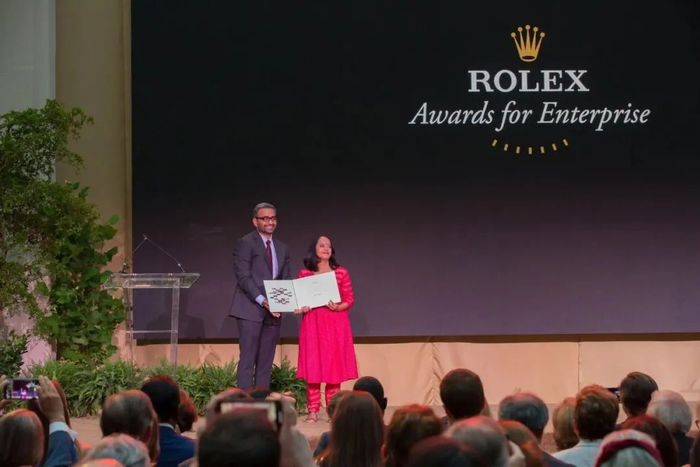 ▲2019年6月14日，劳力士雄才伟略大奖2010年得主PIYUSH TEWARI（左）和2019年得主克里蒂·卡朗斯。©Rolex/Bart Michiels