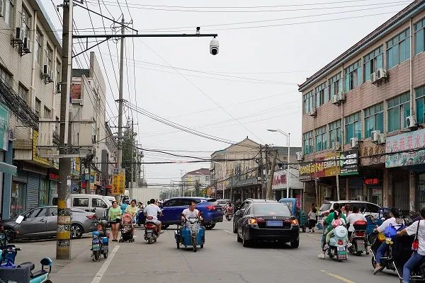 庙桥街道。杨海摄