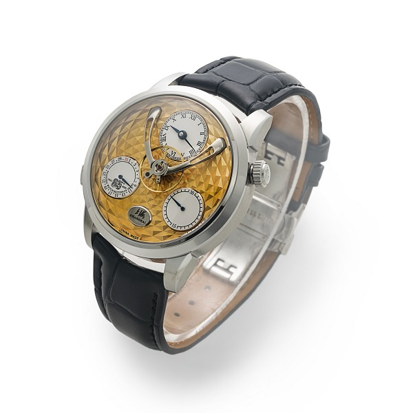 图说：“穹镜”纪念腕表 采访对象供图（下同）