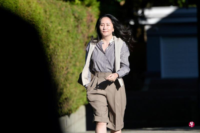 华为首席财务官孟晚舟引渡案当地时间28日在温哥华再次开庭。图为孟晚舟前往法院出庭。（路透社）