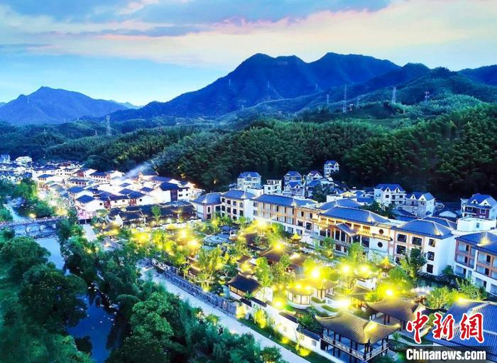     遂昌汤显祖戏曲小镇　章建辉　摄